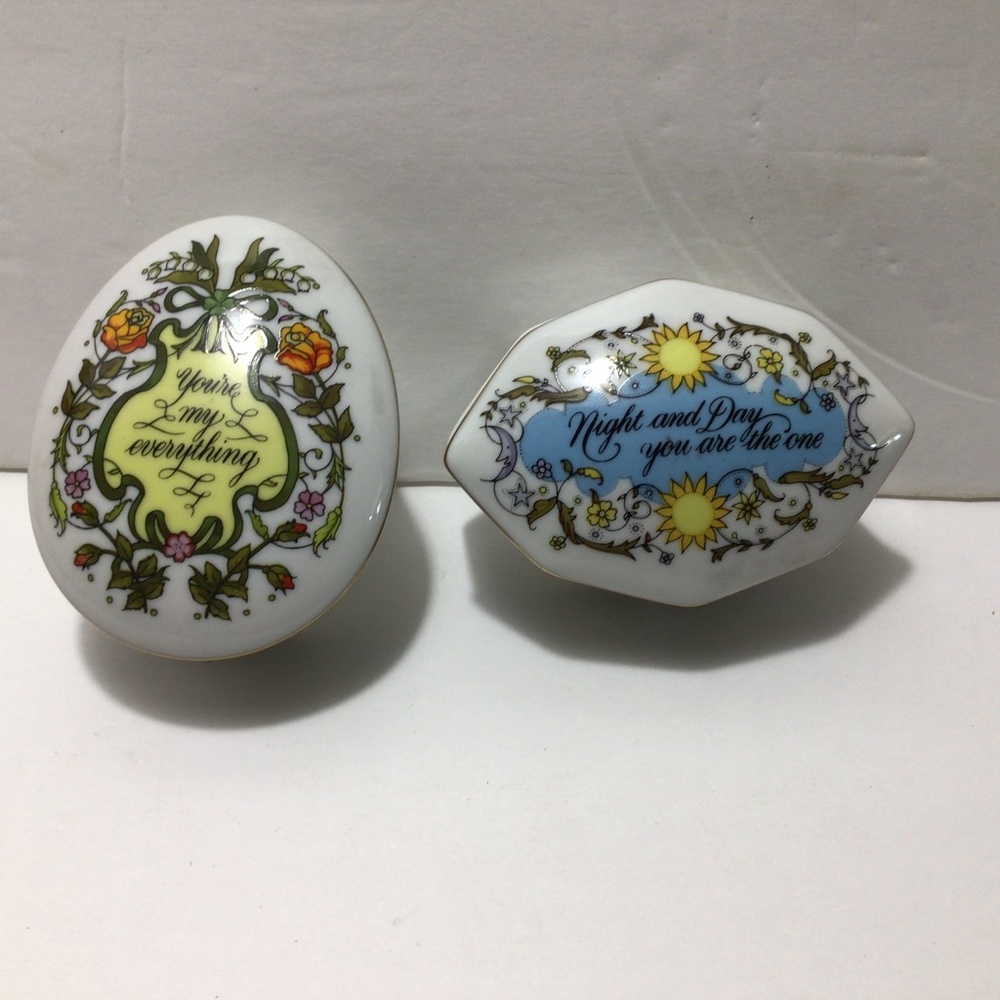 TWO SONGS OF LOVE MUSIC BOXES 1983 FRANKLIN FINE PORCELAIN